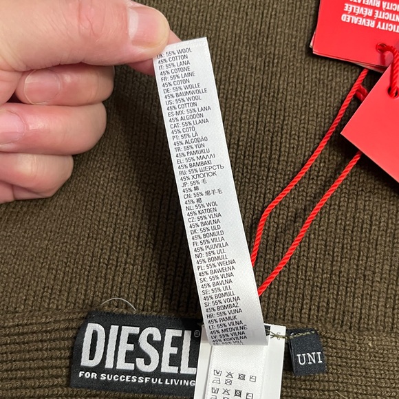 NWT - Diesel Adult Ribbed Knit Wool Blended Scarf - Picture 5 of 5